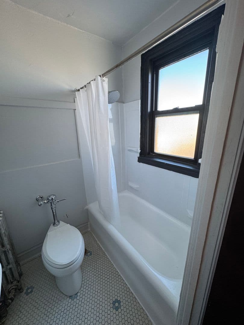 Chicago Apartment: 3216-18 N Cicero Ave