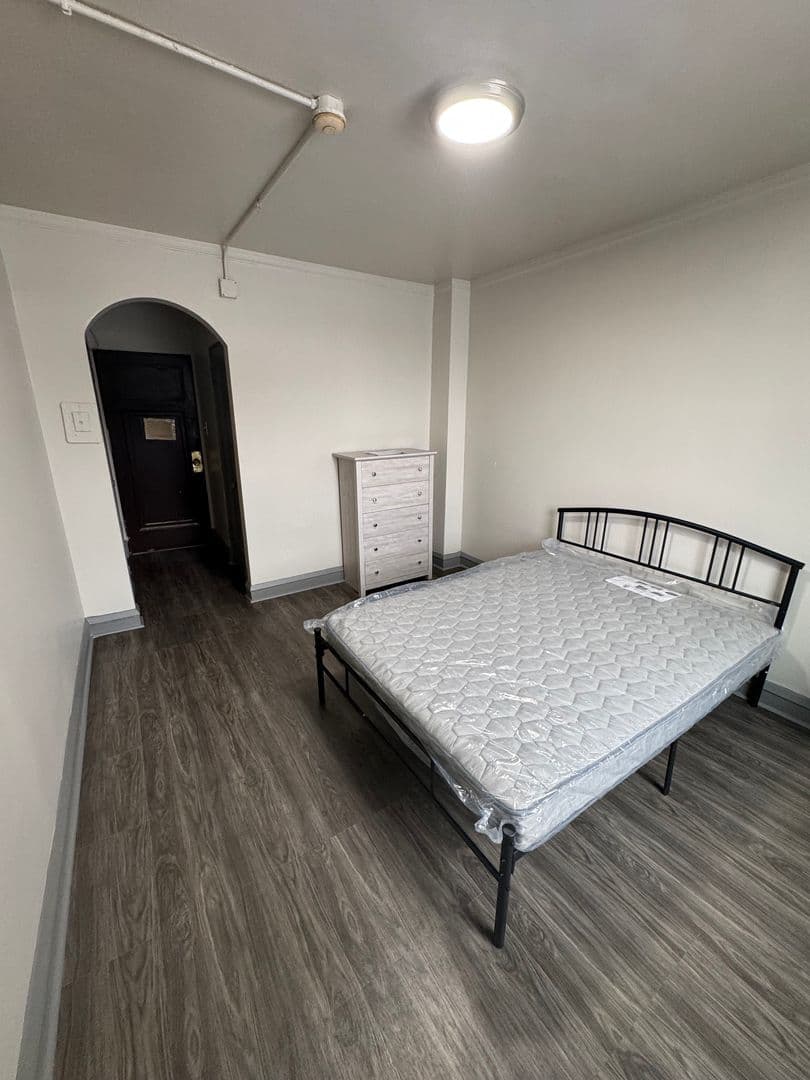 Chicago Apartment: 3216-18 N Cicero Ave