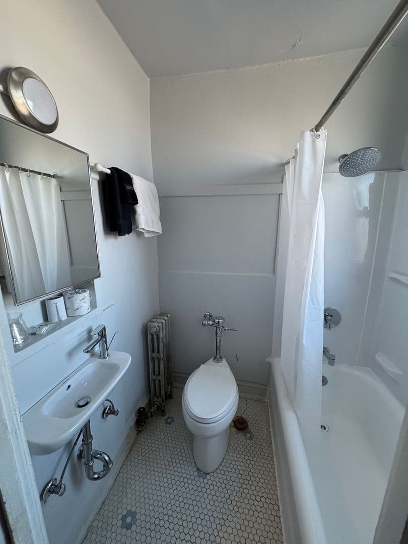 Chicago Apartment: 3216-18 N Cicero Ave