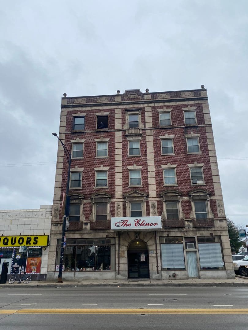 Chicago Apartment: 3216-18 N Cicero Ave