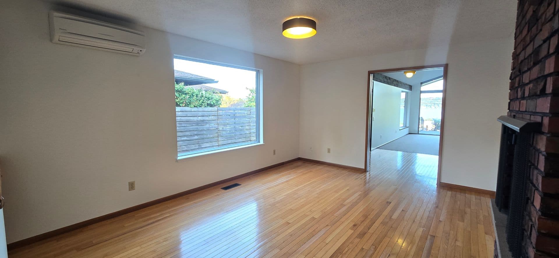 Seattle Apartment: 4427 51st Ave. S.