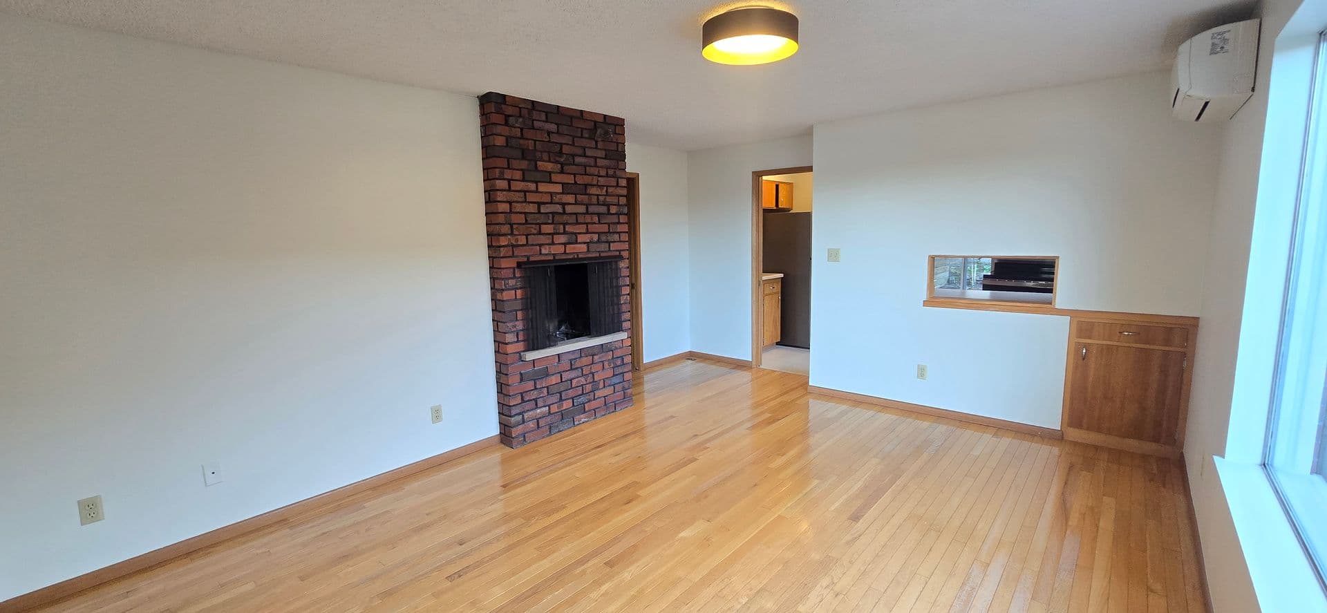 Seattle Apartment: 4427 51st Ave. S.