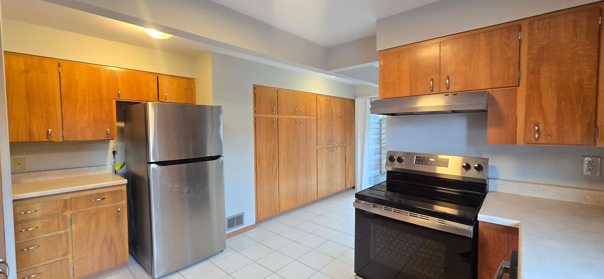 Seattle Apartment: 4427 51st Ave. S.