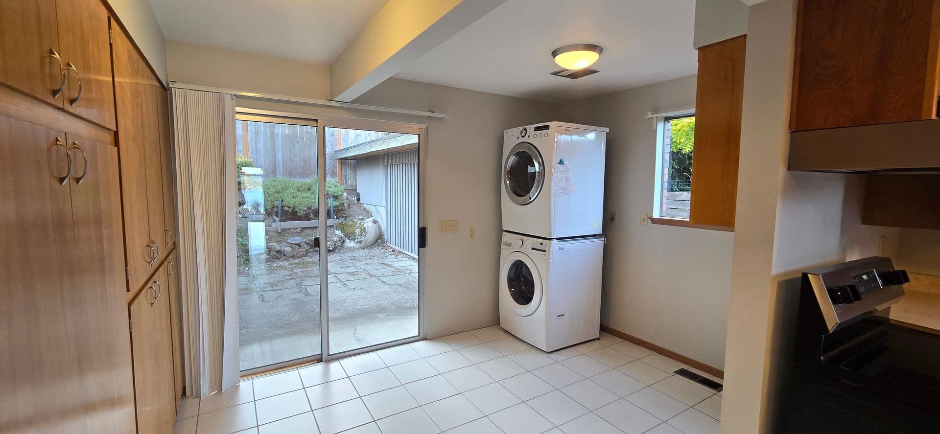 Seattle Apartment: 4427 51st Ave. S.