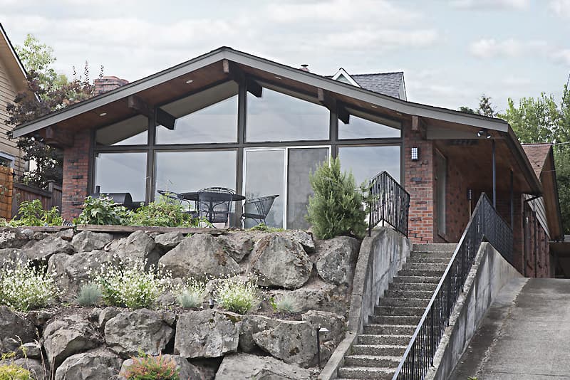 Seattle Apartment: 4427 51st Ave. S.