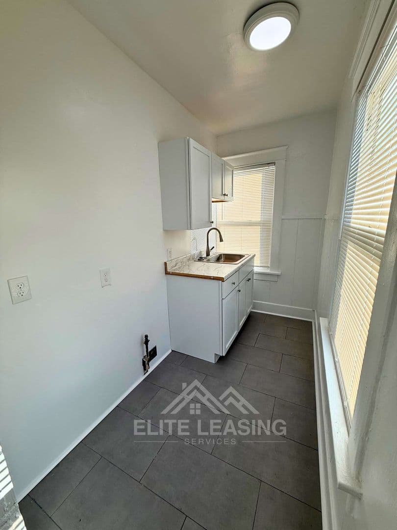 Topeka Apartment: 1500 SW Van Buren St.