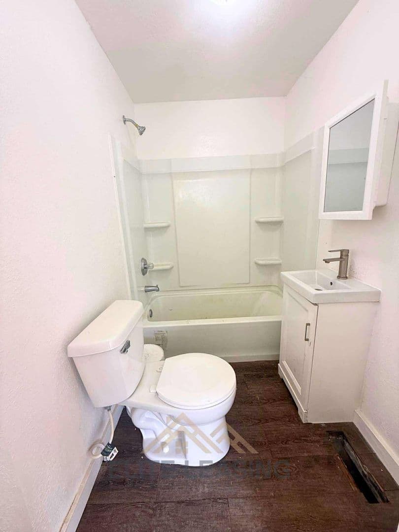 Topeka Apartment: 1441 SW Van Buren St.