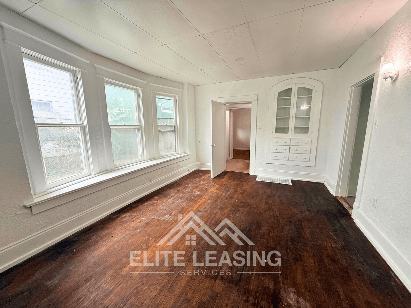 Topeka Apartment: 1529 SW Polk St.
