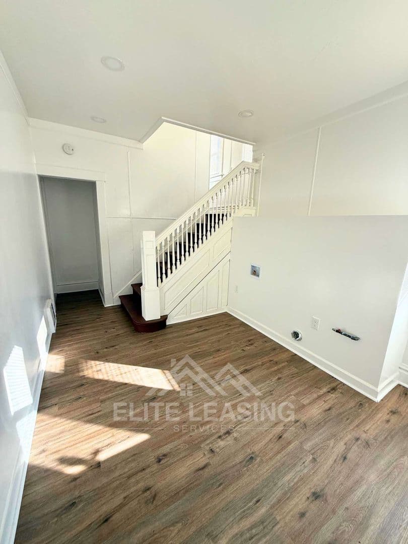 Topeka Apartment: 1500 SW Van Buren St.