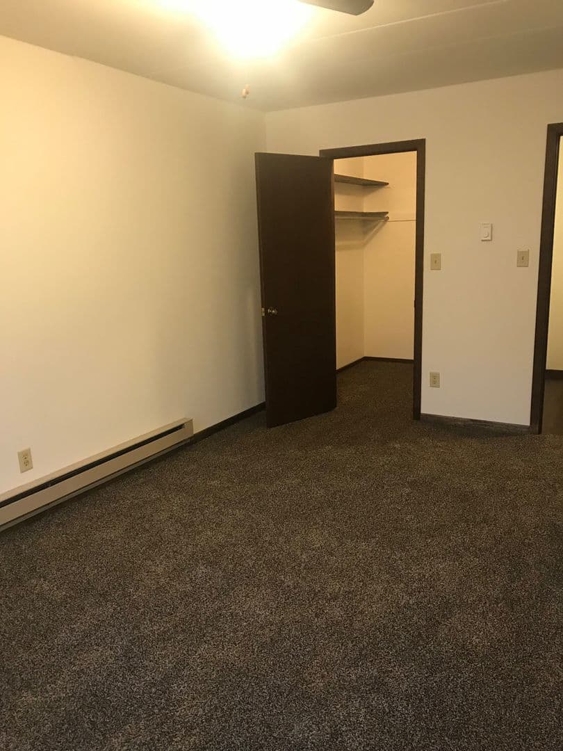 Schererville Apartment: 2125 Meadow Lane