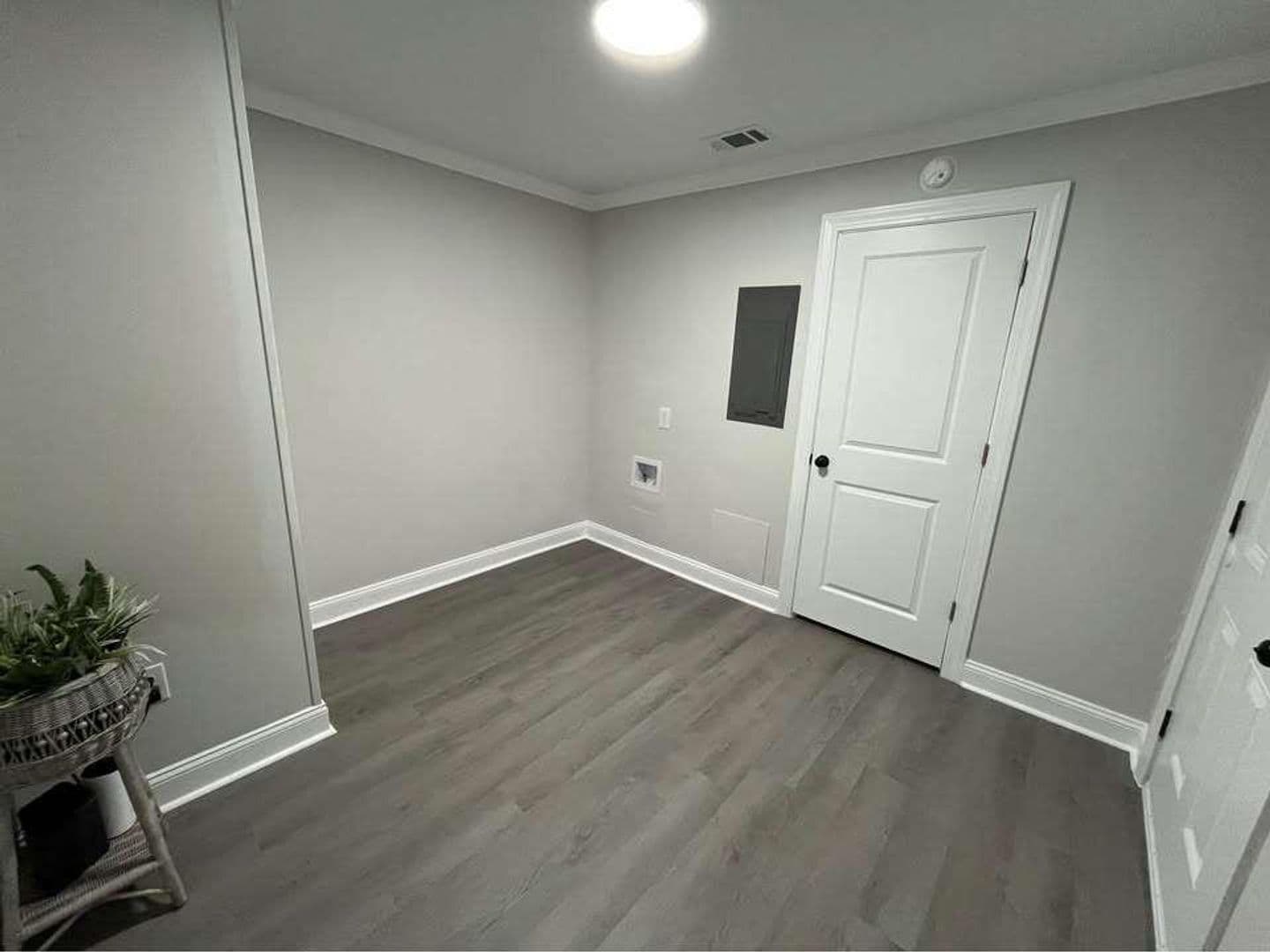 Charleston Apartment: 2143 Shrimp St  Charleston