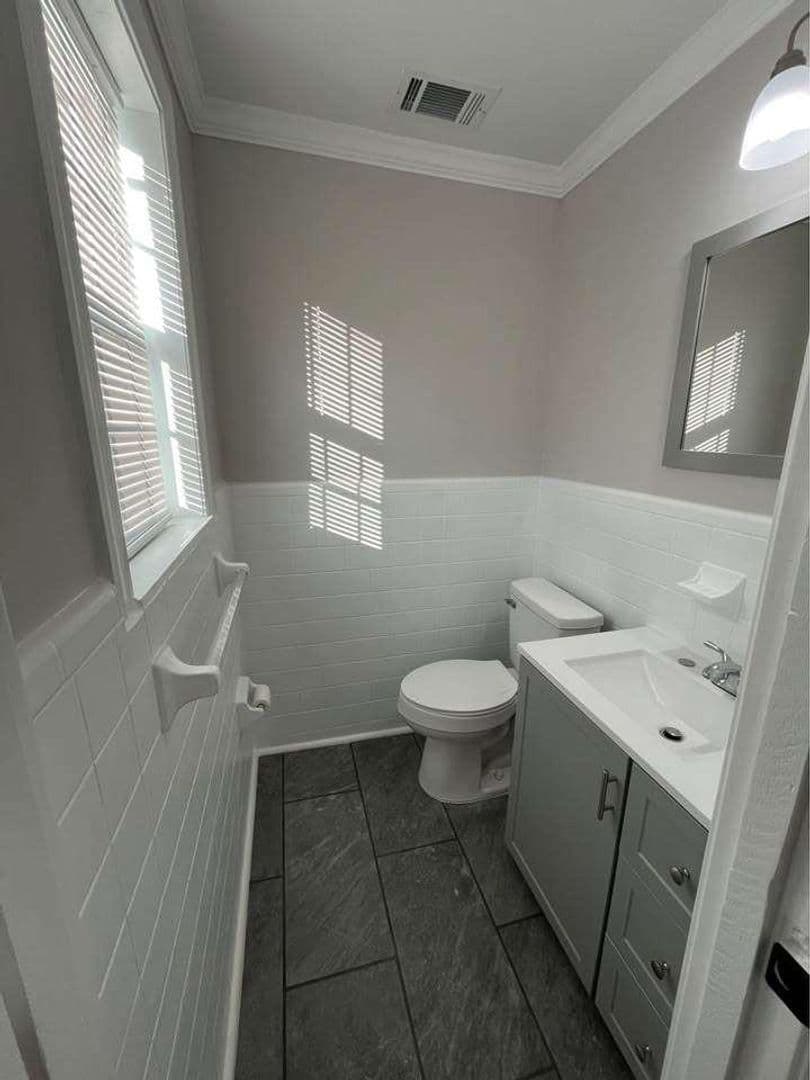 Charleston Apartment: 2143 Shrimp St  Charleston