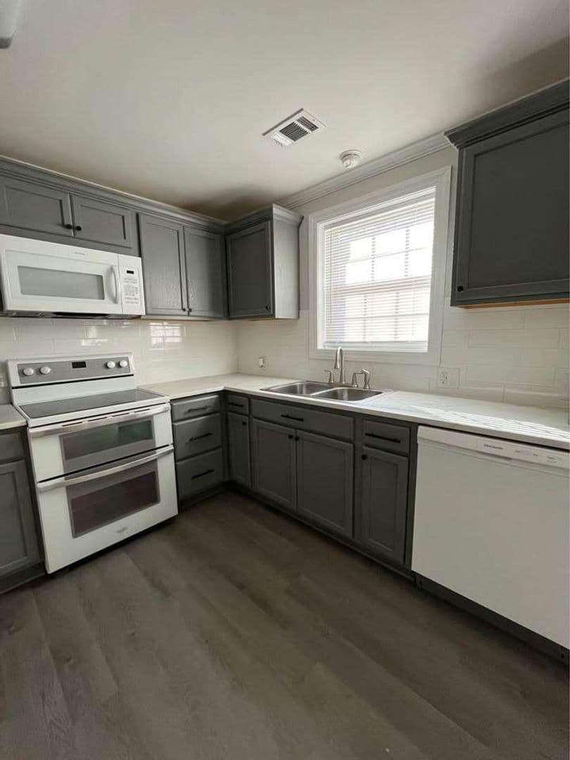 Charleston Apartment: 2143 Shrimp St  Charleston