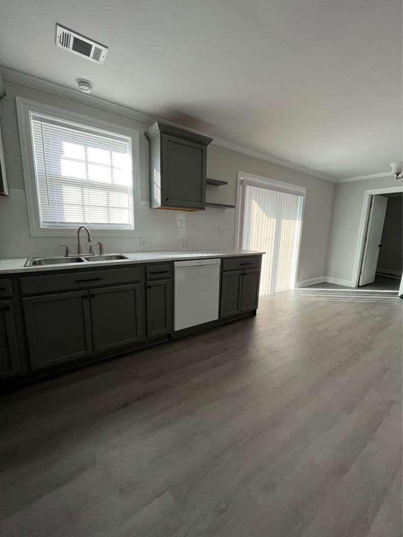 Charleston Apartment: 2143 Shrimp St  Charleston
