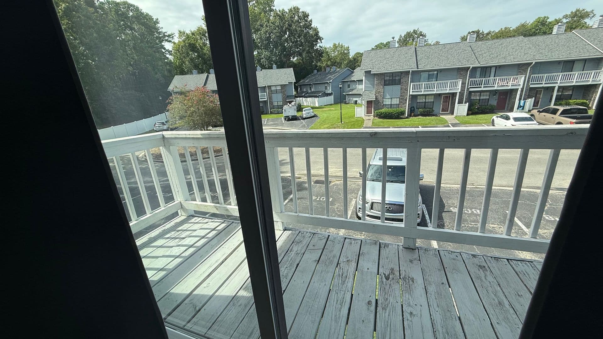 North Charleston House: 8016 Thelen St
