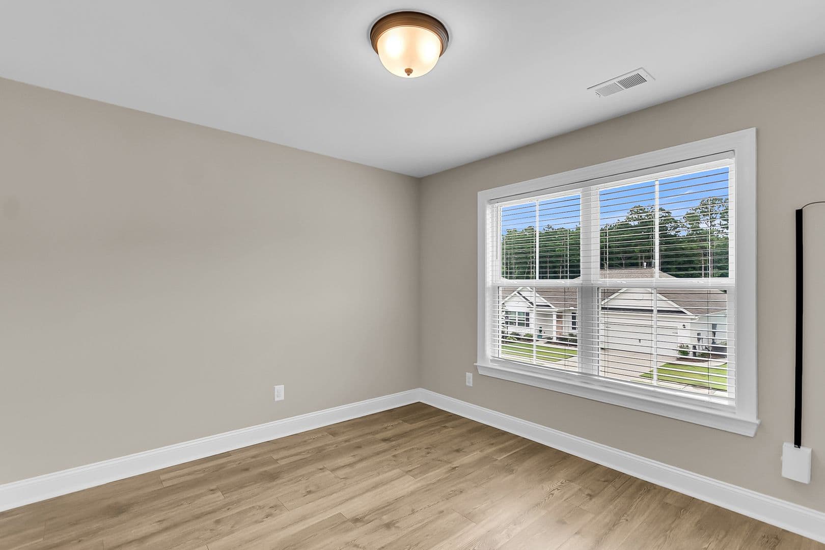 Moncks Corner House: 687 Black Pine Rd