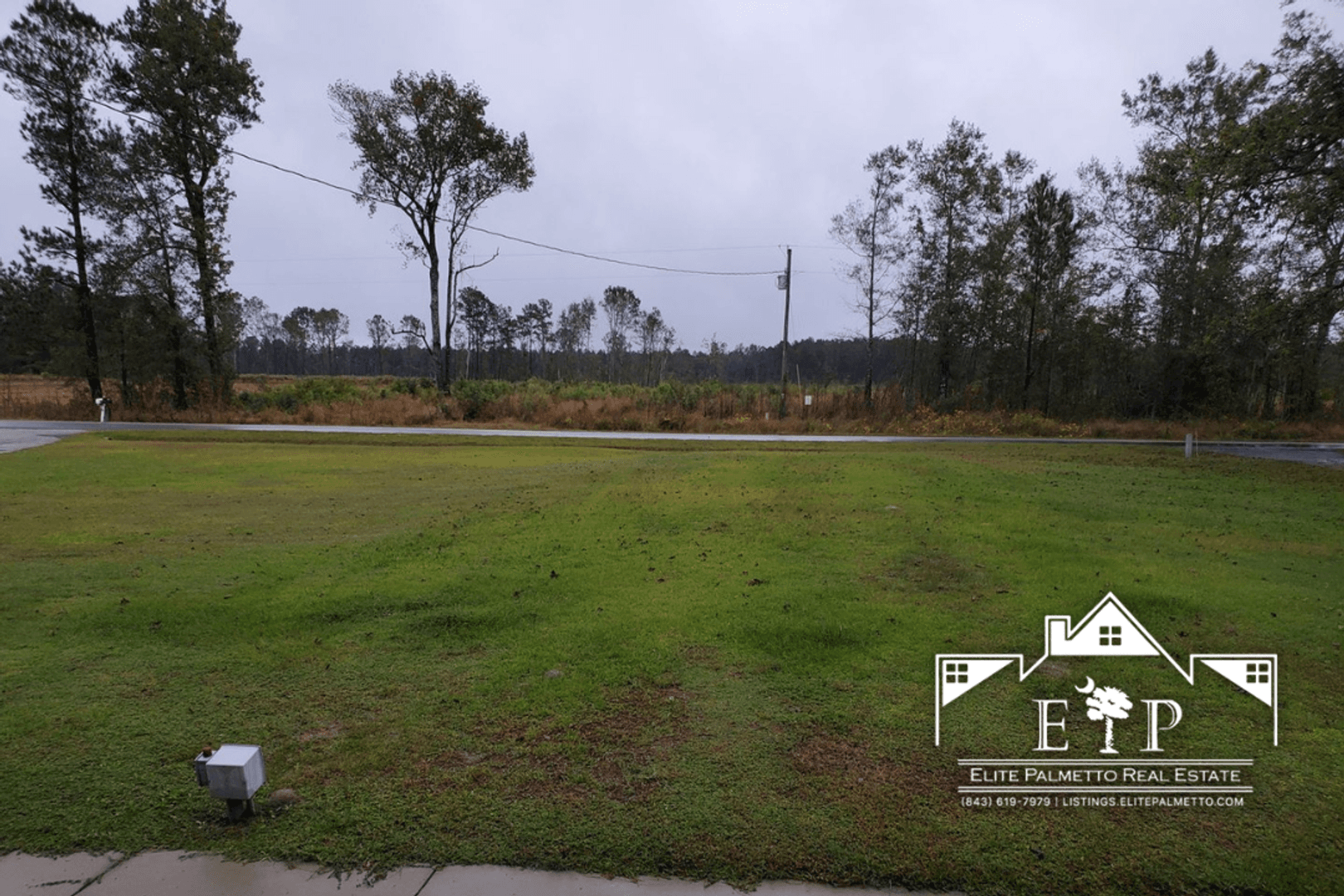 Moncks Corner House: 1520 Old Cherry Hill Rd