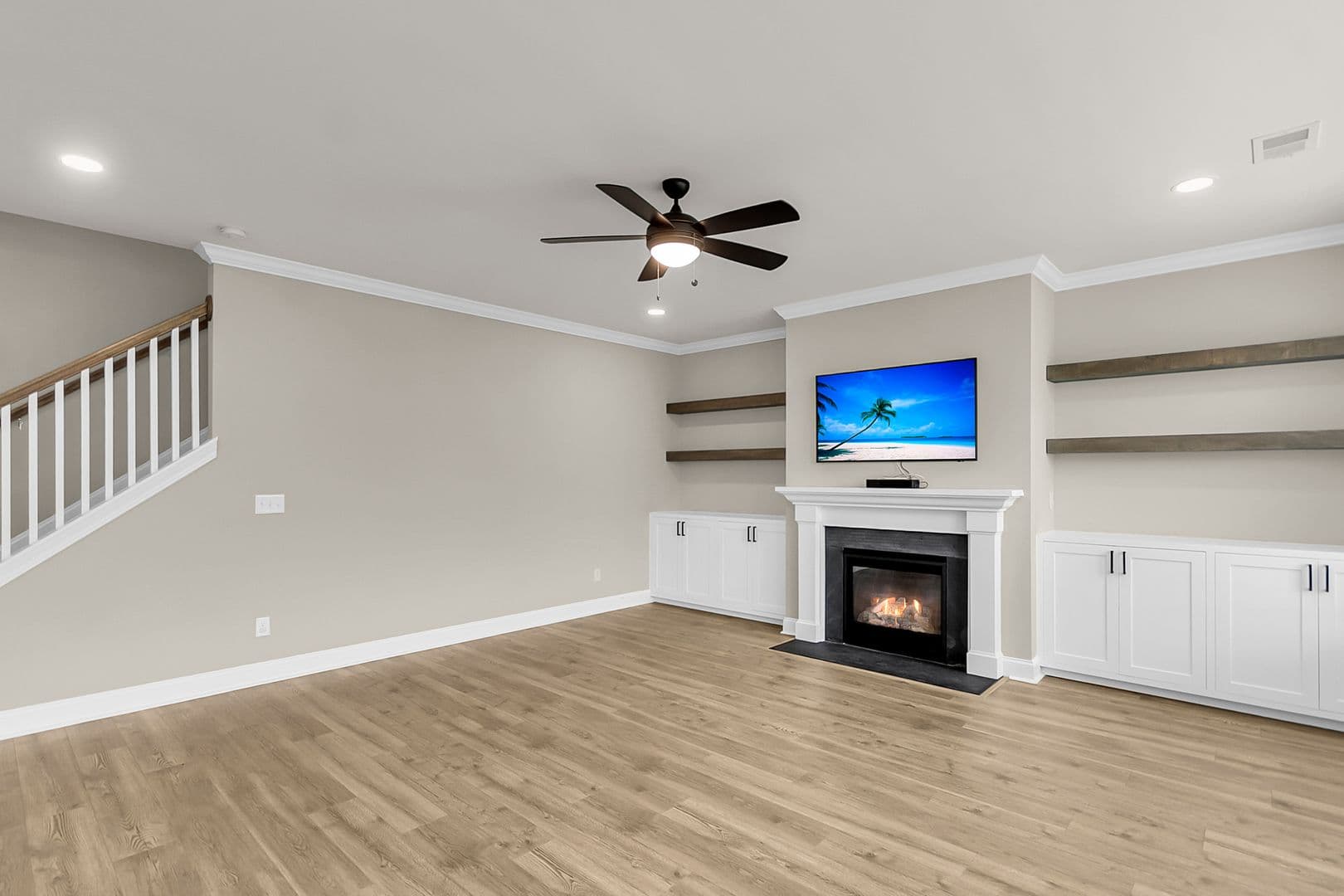 Moncks Corner House: 687 Black Pine Rd