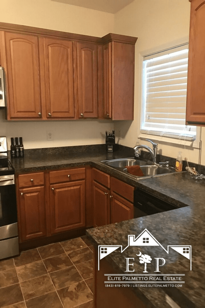 Moncks Corner House: 1520 Old Cherry Hill Rd