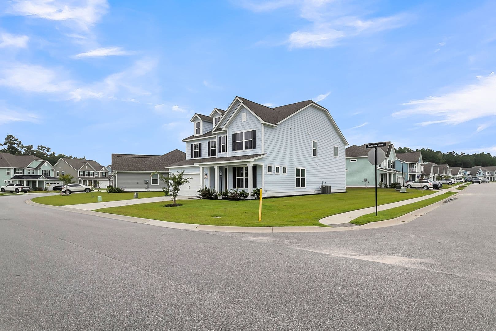 Moncks Corner House: 687 Black Pine Rd