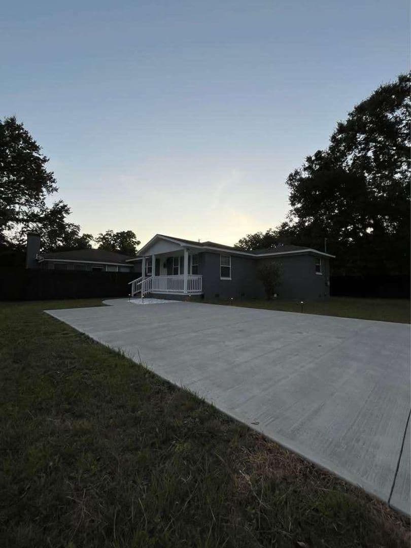 Charleston Apartment: 2143 Shrimp St  Charleston