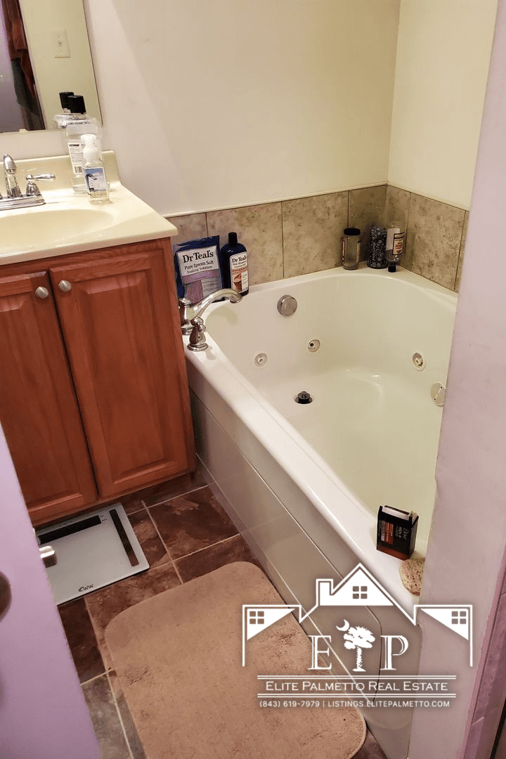 Moncks Corner House: 1520 Old Cherry Hill Rd