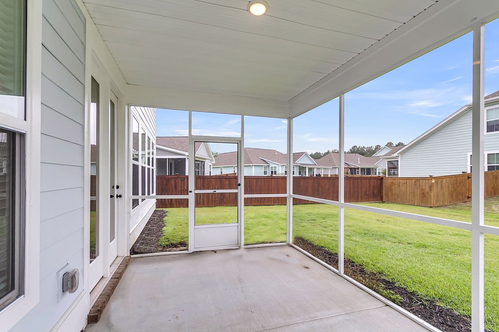 Moncks Corner House: 687 Black Pine Rd