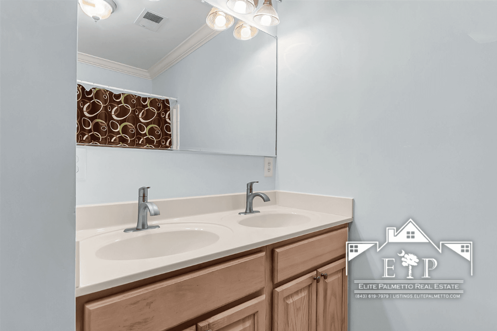 Charleston Townhome: 1815 Dogwood Rd