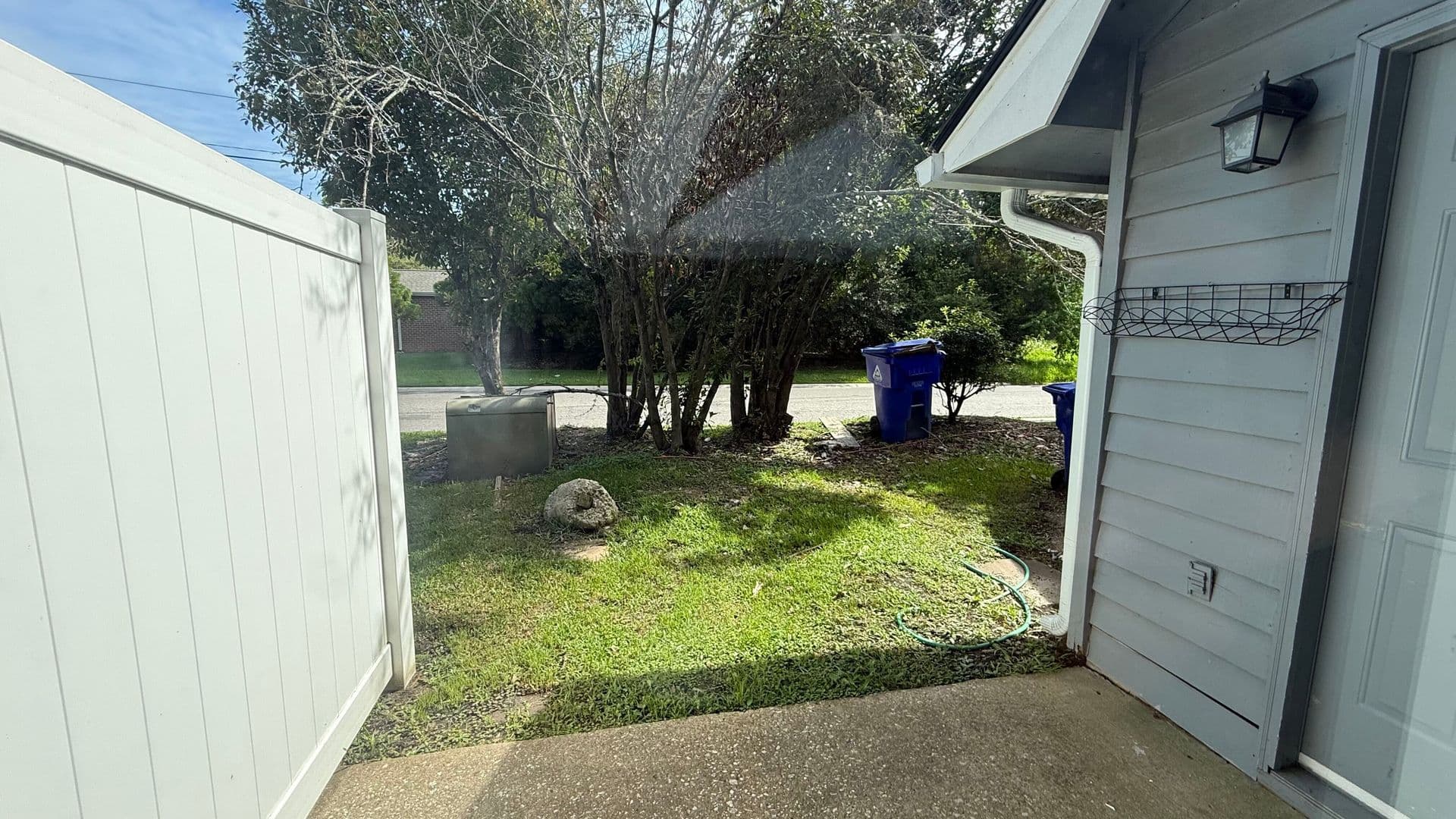 North Charleston House: 8016 Thelen St