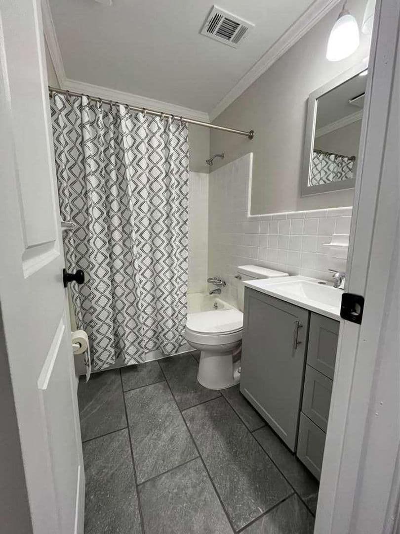 Charleston Apartment: 2143 Shrimp St  Charleston