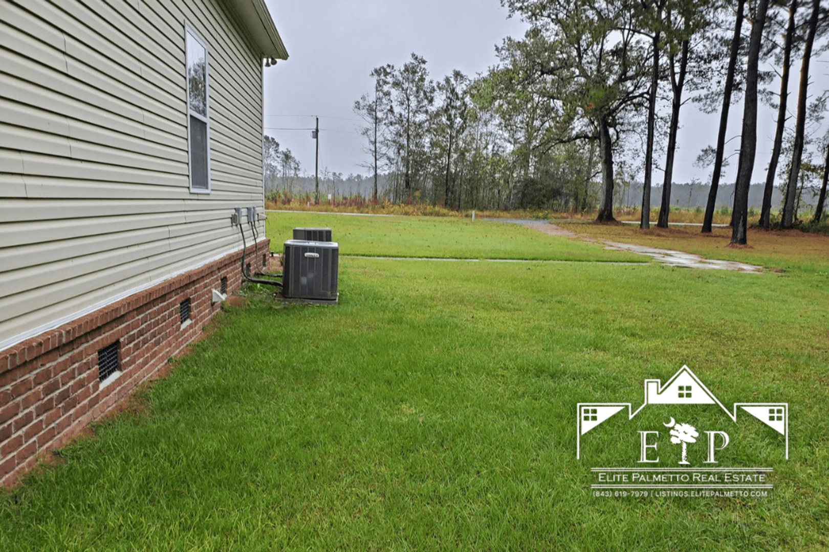 Moncks Corner House: 1520 Old Cherry Hill Rd