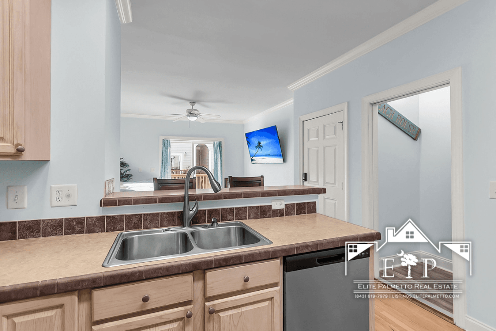 Charleston Townhome: 1815 Dogwood Rd