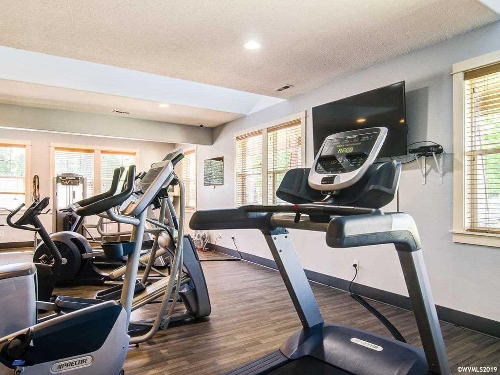 Corvallis House: 863 SE Bayshore Cir
