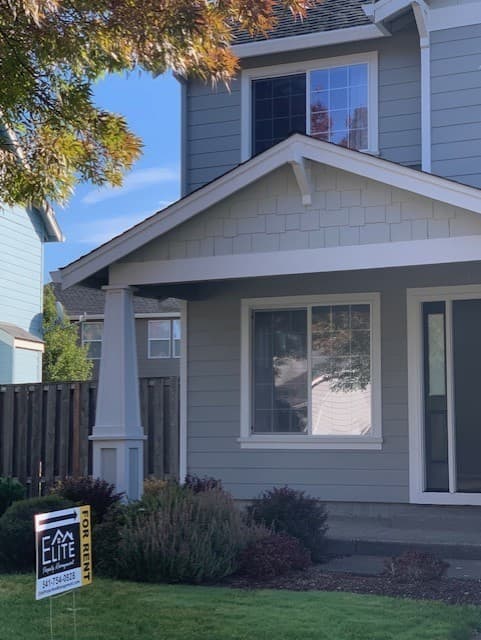 Corvallis House: 863 SE Bayshore Cir