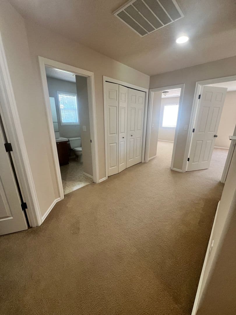 Corvallis House: 863 SE Bayshore Cir