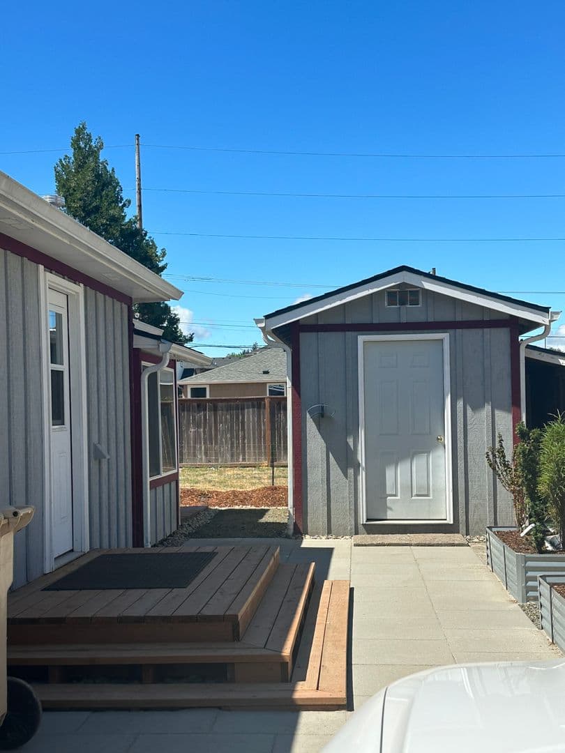 Corvallis House: 5265 SW Secher Lane