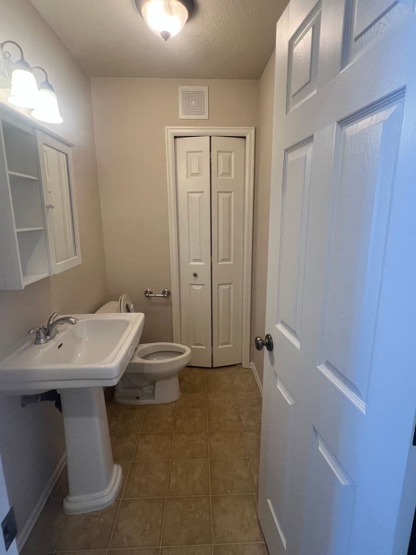 Corvallis House: 863 SE Bayshore Cir