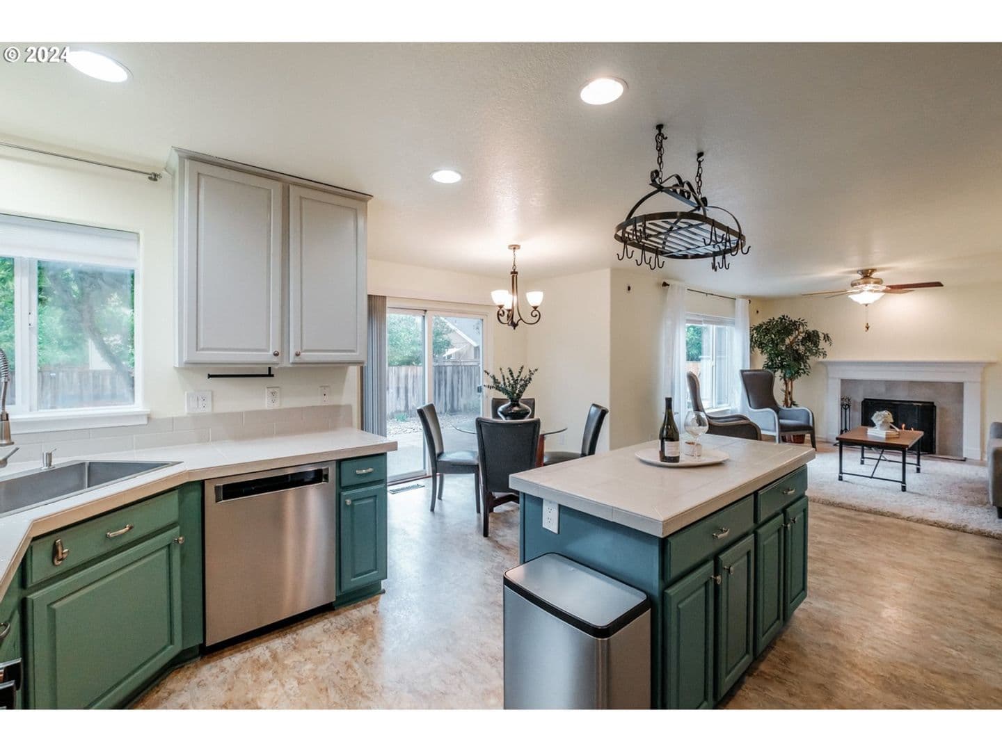 Albany House: 209 Derby Street SE