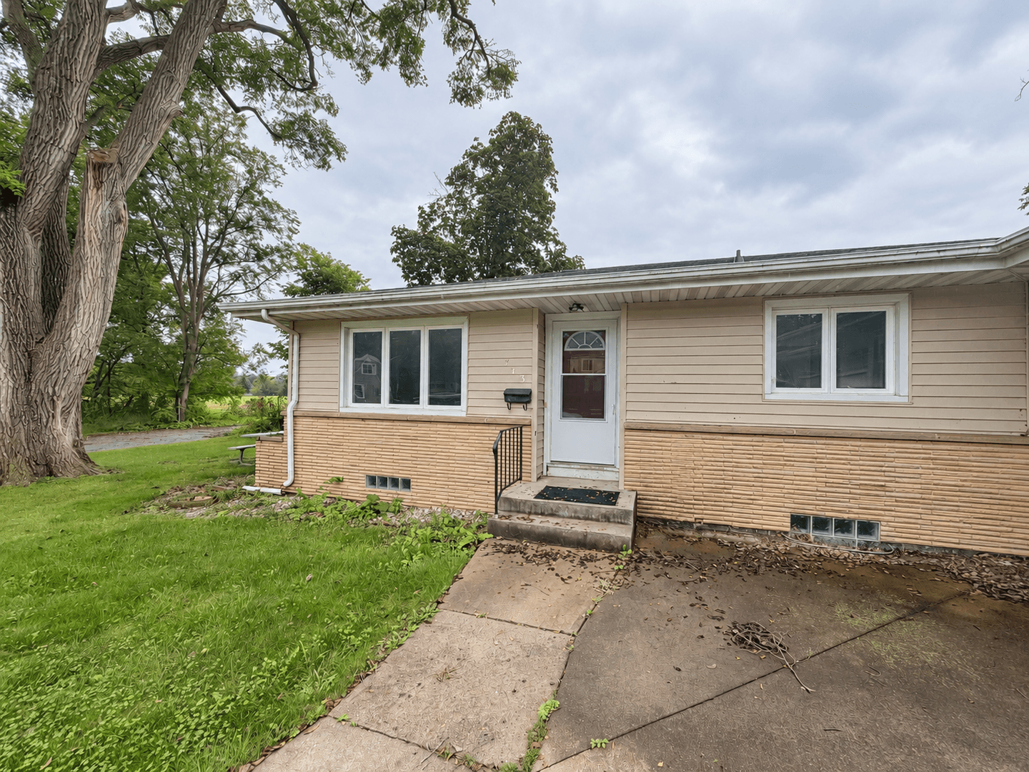 Ames Apartment: 711-713 Stanton Ave