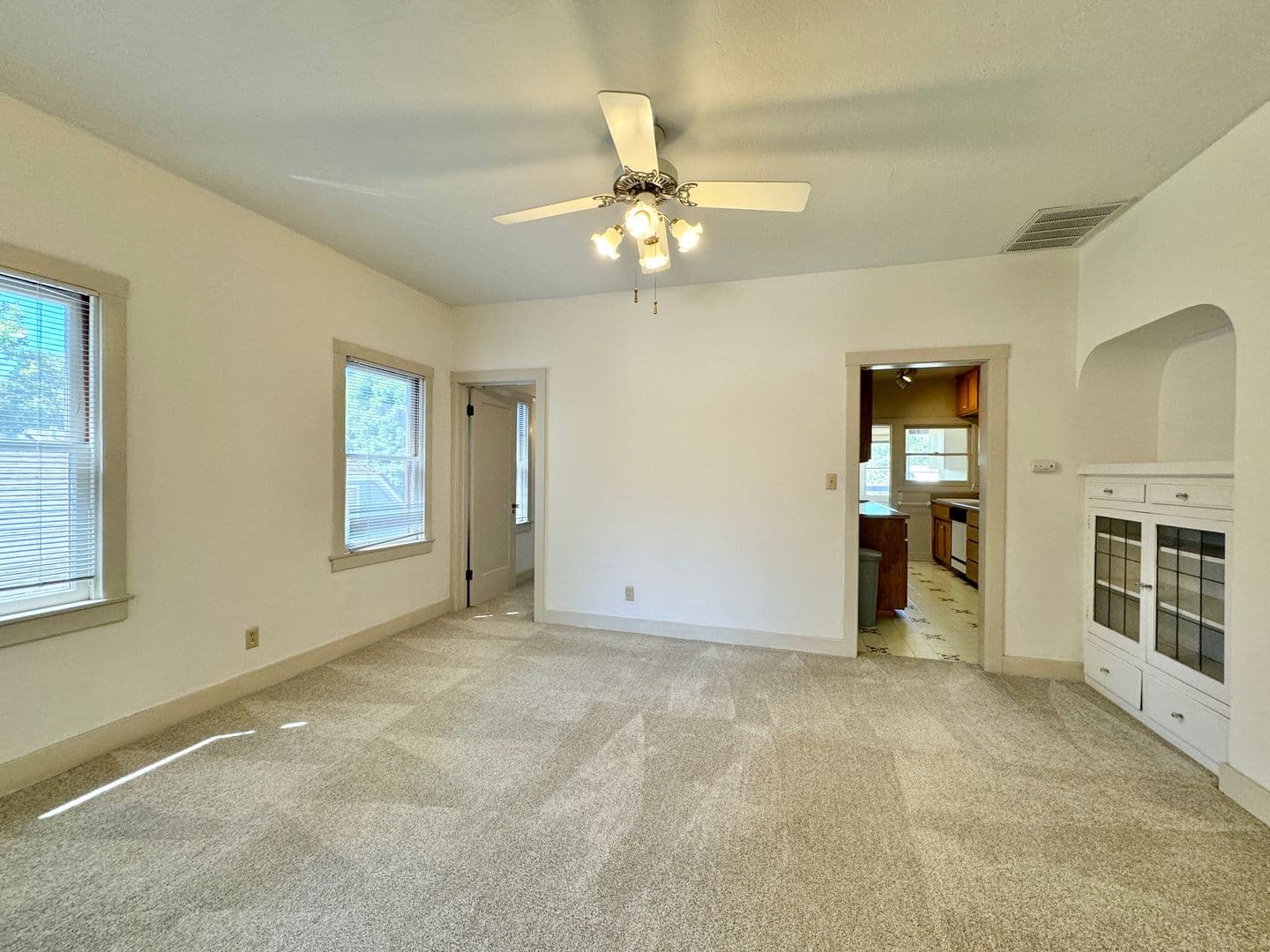 Sacramento Apartment: 1028 33rd Street