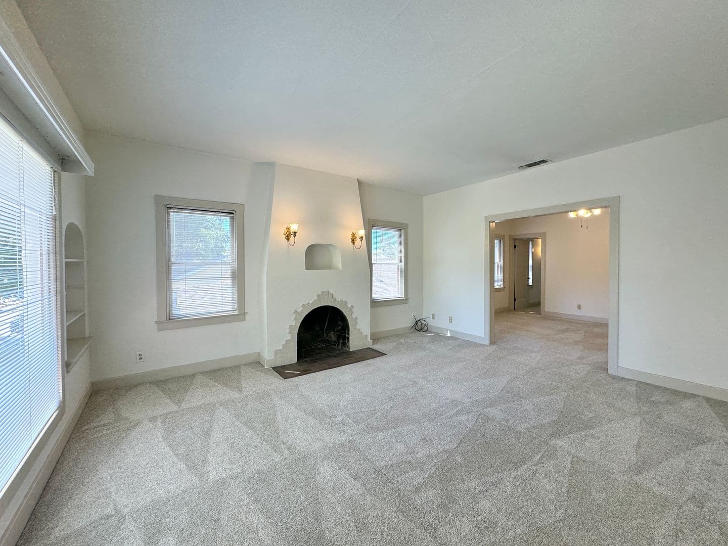 Sacramento Apartment: 1028 33rd Street