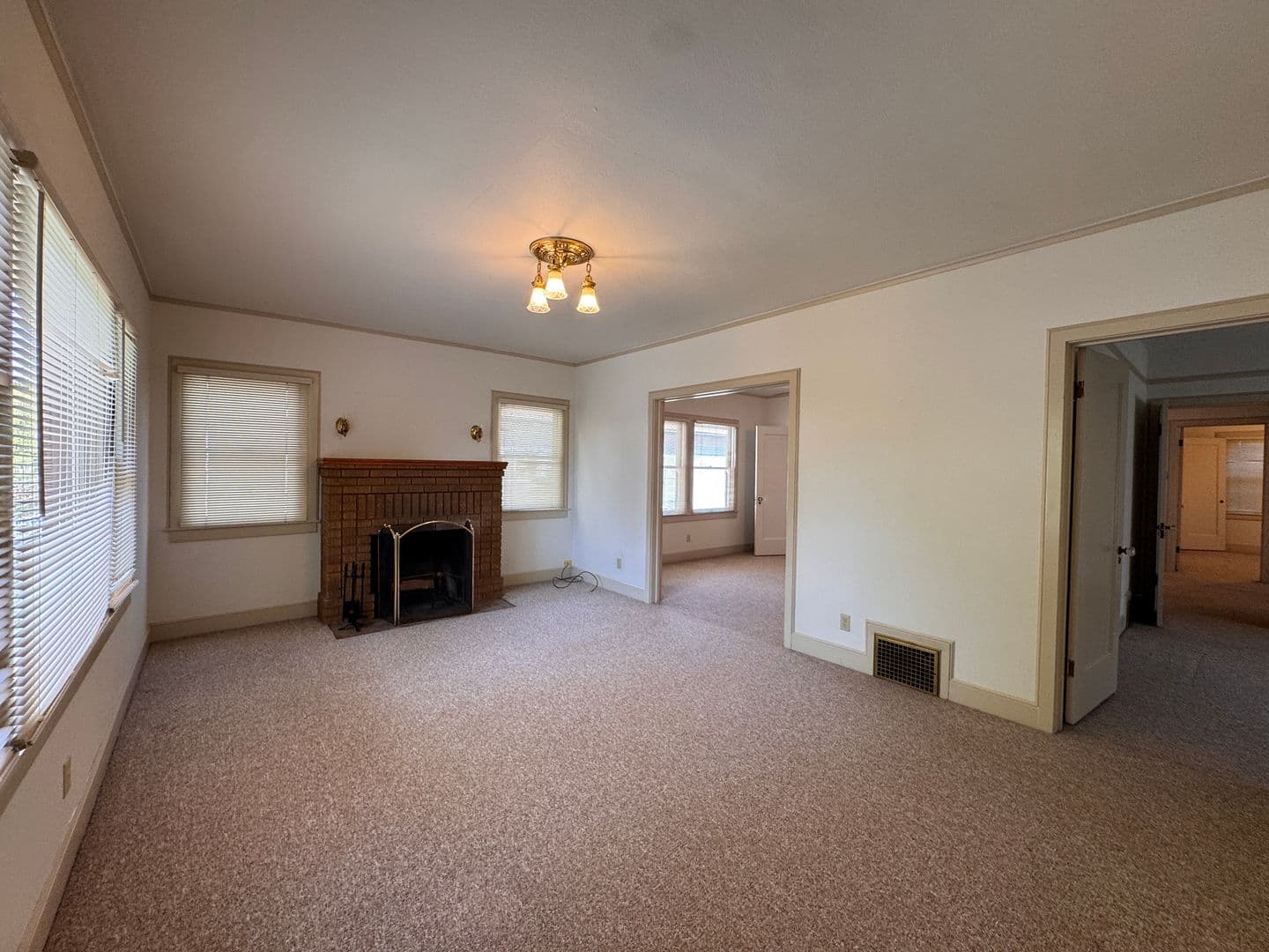 Sacramento Apartment: 1029 33rd Street