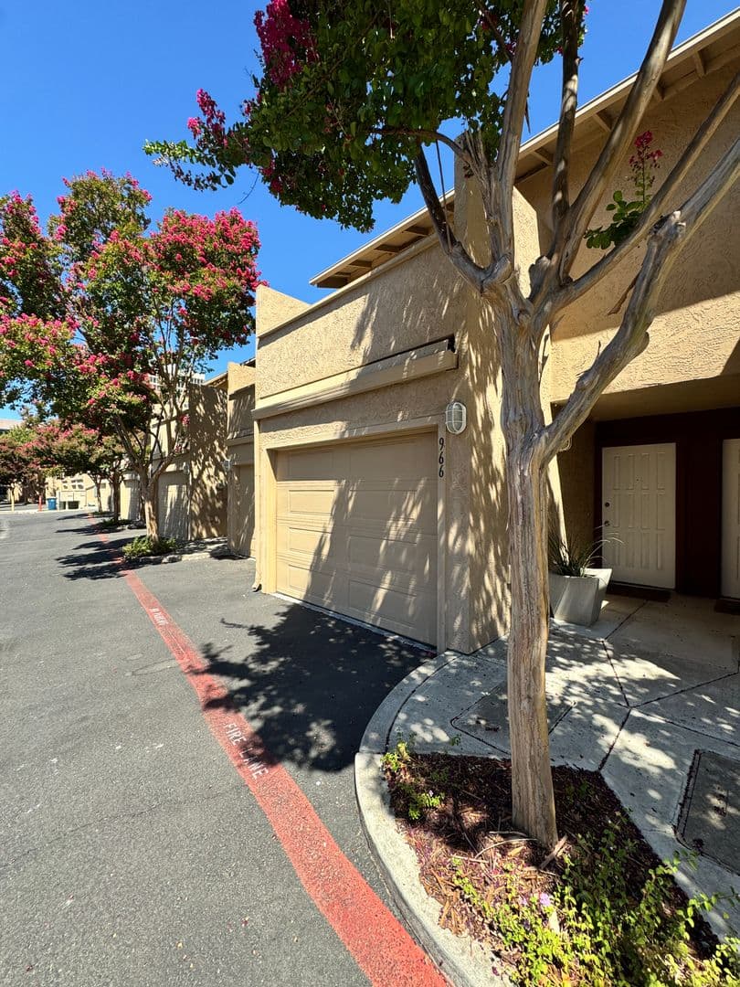 Sacramento Condo: 966 Q Street