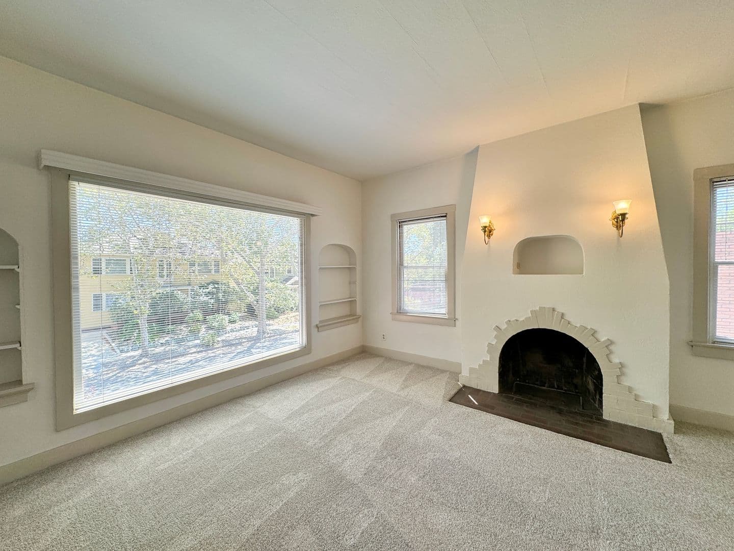 Sacramento Apartment: 1028 33rd Street