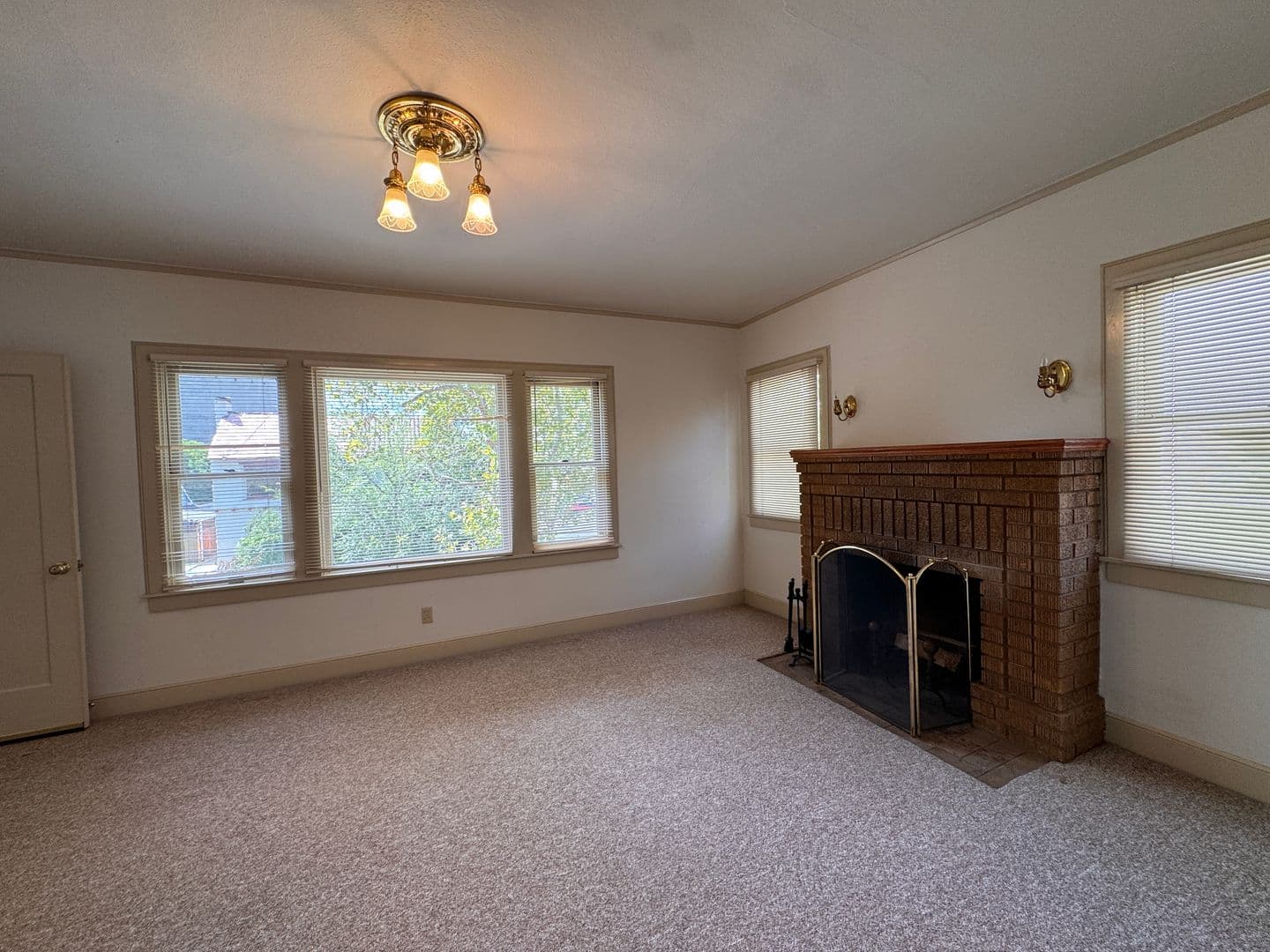 Sacramento Apartment: 1029 33rd Street