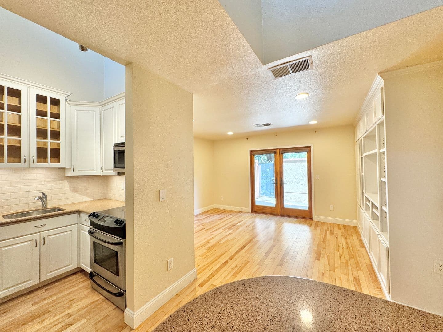 Sacramento Condo: 966 Q Street