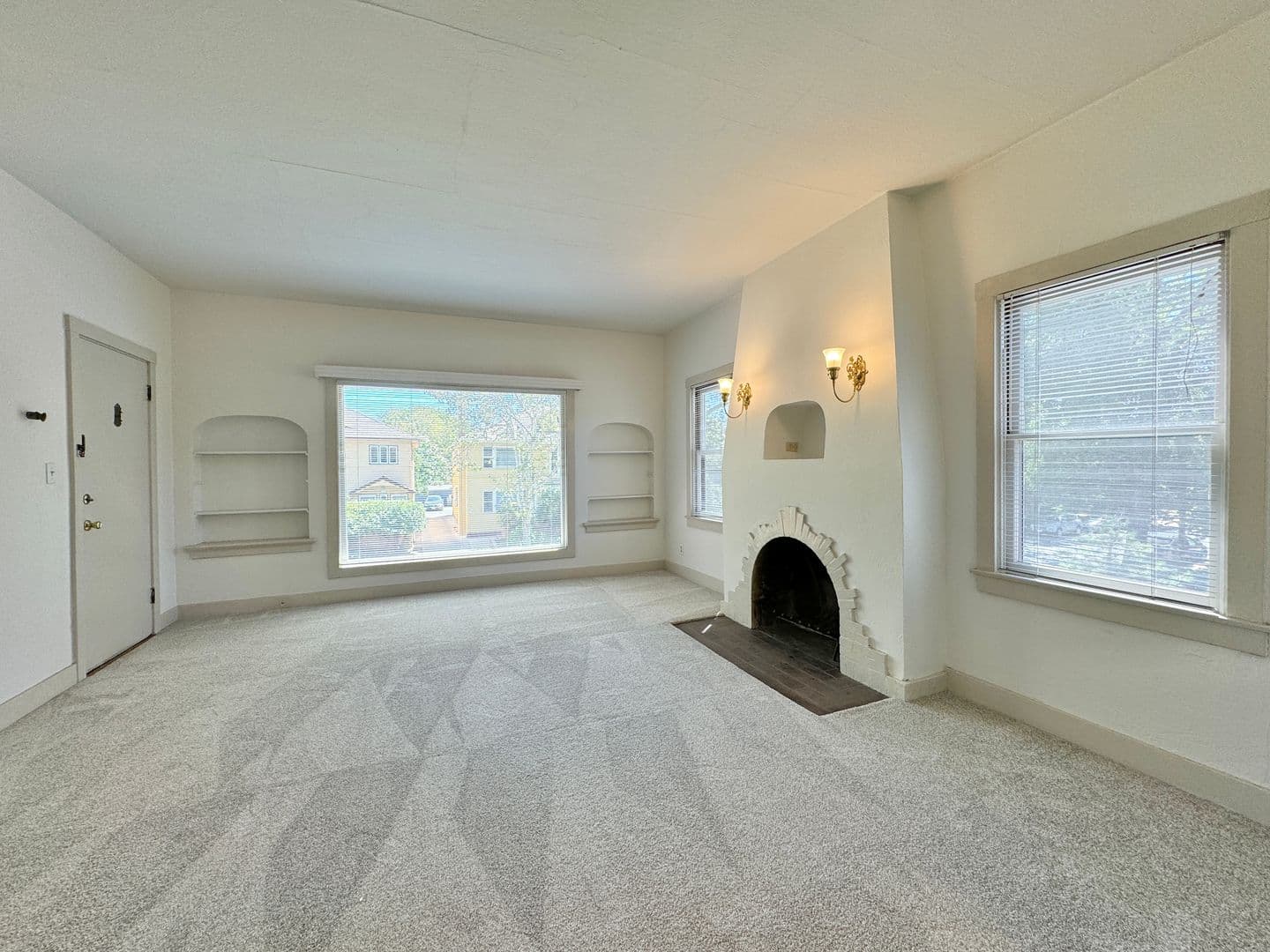 Sacramento Apartment: 1028 33rd Street
