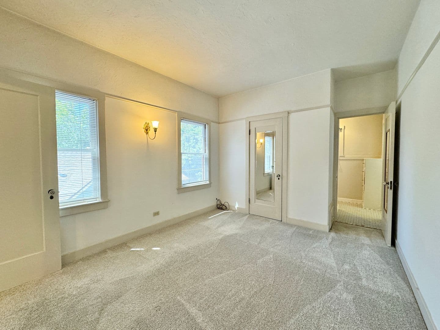 Sacramento Apartment: 1028 33rd Street