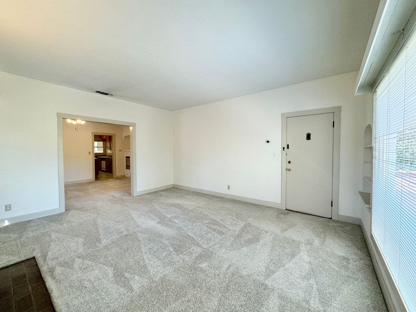 Sacramento Apartment: 1028 33rd Street