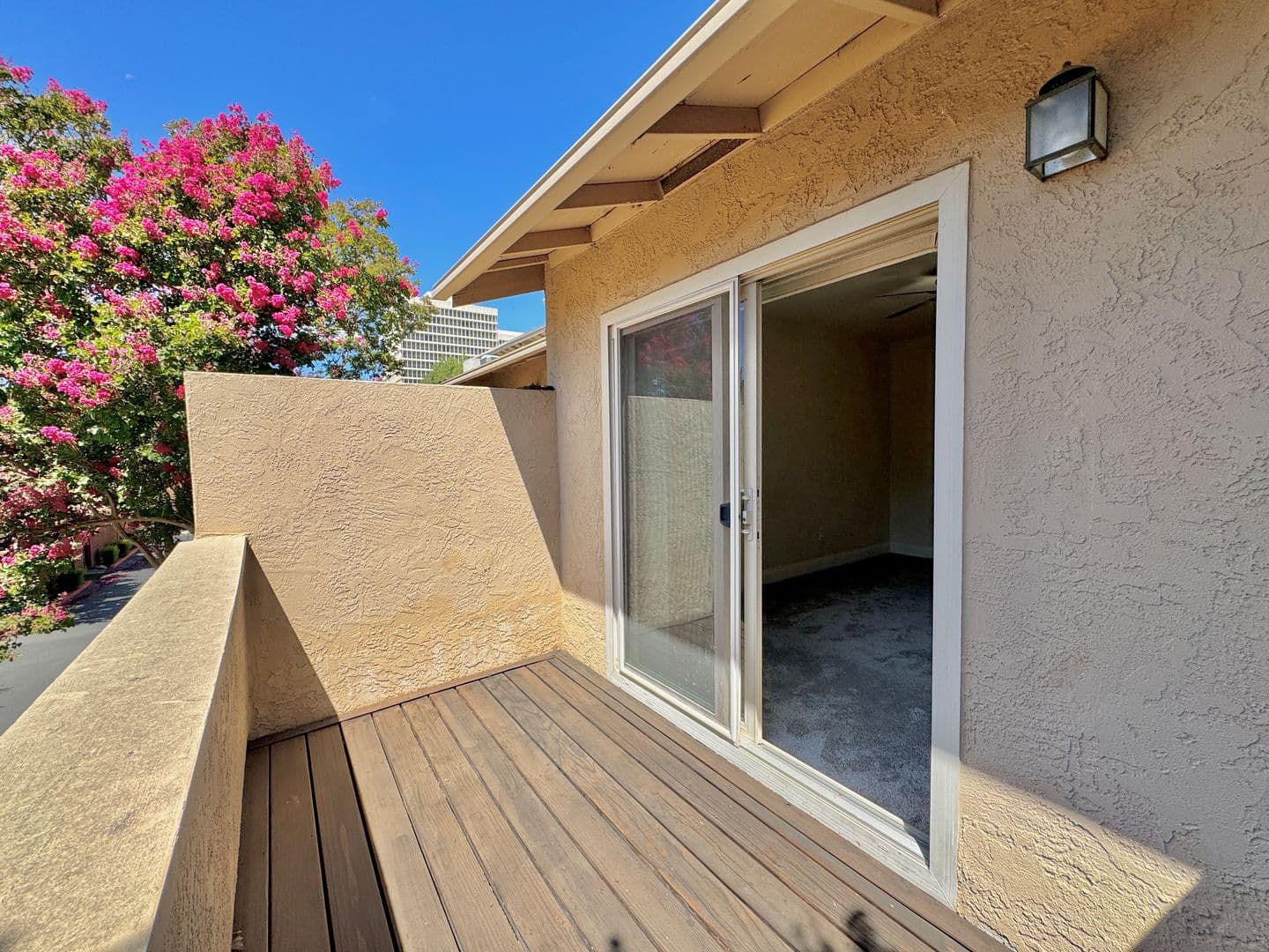 Sacramento Condo: 966 Q Street